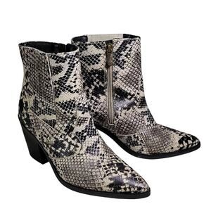 Blondo Waterproof Que Snakeprint Embossed Leather Ankle Boots Womens Size 6.5